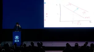 Milei en Rosario: discurso técnico sobre tasas, cuadros manuscritos y "la culpa es siempre kuka"