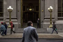 La intervención de Banco Central de Chile no detiene la caída del peso