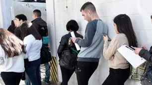 Día del trabajador amargo: las "relaciones de dependencia encubierta" afecta a 1 de cada 4 jóvenes profesionales