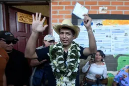 Así fue el ataque a Andrónico Rodríguez en las elecciones de Bolivia por seguidores de Evo Morales