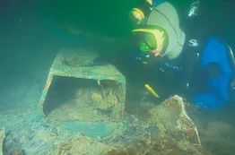 Buzos al rescate de la corbeta inglesa Swift
