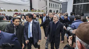 Luis Caputo va a la Rural para reunirse con la mesa de enlace que sigue esperando la baja de retenciones