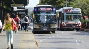 Desde el 12 de agosto será más caro viajar en colectivo en el AMBA: ¿A cuánto se va el pasaje?