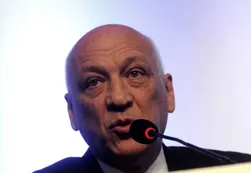 Peña se enojó con Bonfatti y no le atiende el teléfono