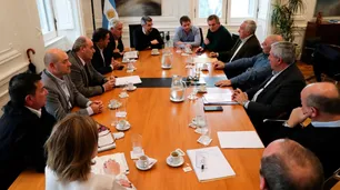 Operativo "contención": Marcos Peña recibe a intendentes del interior bonaerense