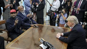 El rapero Kayne West se reunió con Trump y aseguró "es un héroe"