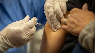 Empezó la vacunación de voluntarios contra el coronavirus en Argentina