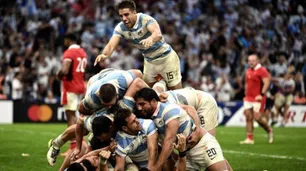 Los Pumas ya están en París para jugar la semifinal ante Nueva Zelanda