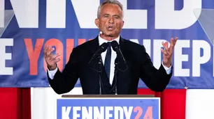 El candidato presidencial Robert Kennedy Jr reveló que un parásito "comió parte" de su cerebro y luego murió