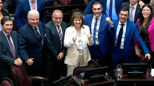 El Gobierno consiguió la sanción de la reforma laboral y se acercó a los dos tercios en el Senado