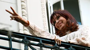 CFK seguirá con tobillera y restricciones de visitas