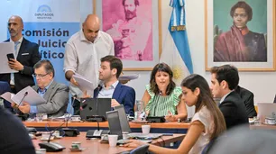 El oficialismo estudia cómo destrabar el Congreso sin JxC