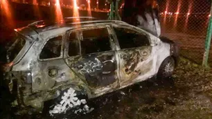 Video: incendiaron cinco autos de jugadores de Aldosivi tras la derrota ante Godoy Cruz
