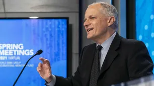 Ex directivo del FMI dijo que un acuerdo con Argentina será “una curita para retrasar la corrida bancaria”