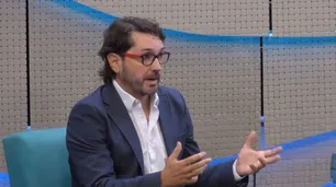 Quién es Facundo Garretón, el diputado que felicitó a la científica del Conicet por ir al concurso