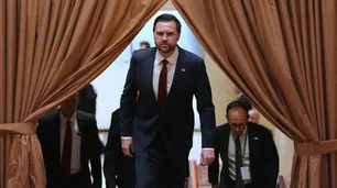 Negociaciones en Pakistán: Washington movió fichas, Irán no se corrió y Ormuz sigue en el centro de conflicto