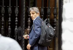 Bonadio ordenó allanamientos en empresas y oficinas del Gobierno