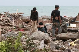 Los sobrevivientes del tsunami ahora son víctimas del hambre y las enfermedades