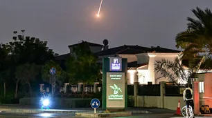Los misiles iraníes volaron por el cielo de la "palmera" Jumeirah, la isla de lujo donde vivió Maradona en Dubai