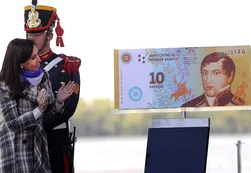 En Rosario, Cristina presentó un nuevo billete de 10 pesos