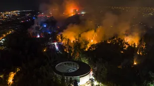 Estado de catástrofe en Chile: las impresionantes fotos del incendio que destrozó cientos de casas en Viñas del Mar