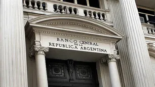 Con las reservas negativas del Banco Central, un experto asegura que “salir del cepo es imposible”