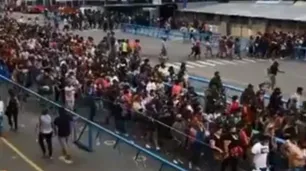 Video: una multitud sin distanciamiento colmó La Salada