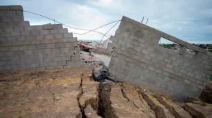 Un deslizamiento del cerro Hermitte forzó la evacuación de más de 90 familias en Comodoro Rivadavia