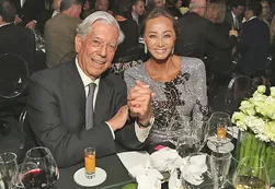 Vargas Llosa e Isabel Preysler se muestran felices en Nueva York