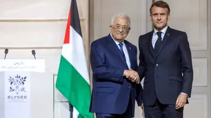 Emmanuel Macron se reunió con la Autoridad Palestina y anunció que colaborará con la redacción de una nueva Constitución