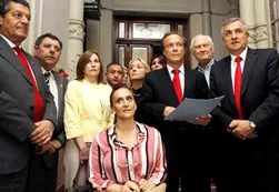 Rechazan la denuncia de sedición contra Senadores