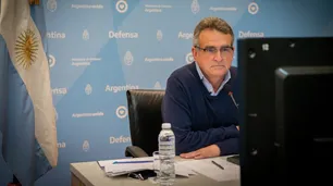 Agustín Rossi, sobre la denuncia de Bolivia: “El vuelo salió de El Palomar el 12 de noviembre”