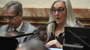 La senadora de Chubut que votó contra el DNU reveló que la amenazaron: "Cuando salgas a la calle te vamos a matar"