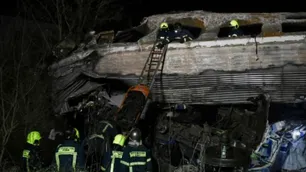 Trágico choque de trenes en Grecia: reportaron al menos 26 muertos y 85 heridos
