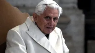 Preocupación en el Vaticano: aseguran que Benedicto XVI está "grave pero estable"