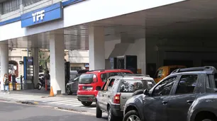 YPF analiza reducir el precio de la nafta y el gasoil en octubre