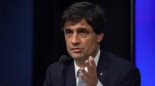 El Gobierno oficializó la suba de naftas y se hará cargo con recursos propios del recorte al IVA