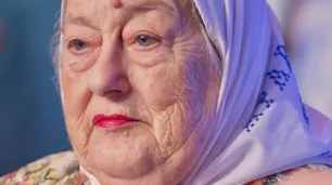 Hebe de Bonafini sigue internada en un hospital de La Plata pero "se encuentra en buen estado"
