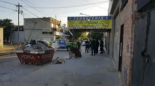 Encontraron el cuerpo de una mujer al costado de un volquete en Loma Hermosa