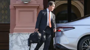 Escándalo de los seguros: el Gobierno prohibió contratar intermediarios en las pólizas con organismos del Estado