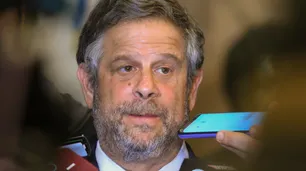 Tras la polémica por el protocolo, Adolfo Rubinstein define su renuncia a la Secretaría de Salud