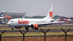 Lion Air: los pilotos miraban el manual cuando el avión se estrelló