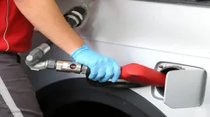 Crecen los reclamos en el conurbano por aumentos en las tasas municipales a combustibles
