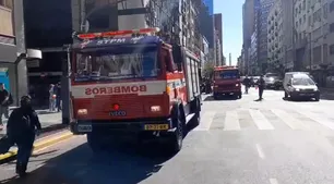 Explosión en Av. Corrientes y San Martín: un operario sufrió graves quemaduras en los brazos