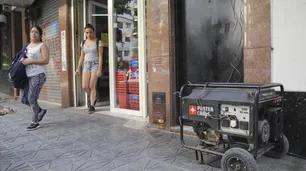 Cortes de luz: defensores de consumidores piden $10 mil para cada usuario afectados