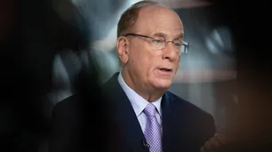 Guiño de Larry Fink a Milei: BlackRock compró BOPREAL, el bono emitido por el Banco Central para los importadores