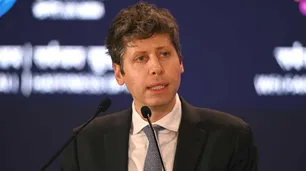 Sam Altman cambia el tono sobre la IA y anticipa un mundo donde la inteligencia se pagará “como la electricidad”