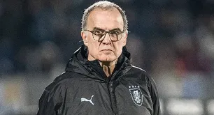 La roja a Marcelo Bielsa en un Instituto-Talleres
