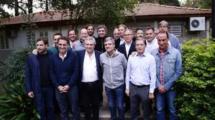 Cumbre con Máximo: los intendentes quieren saber si Cristina será candidata