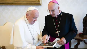 La Iglesia rescata al padre Mugica del uso K